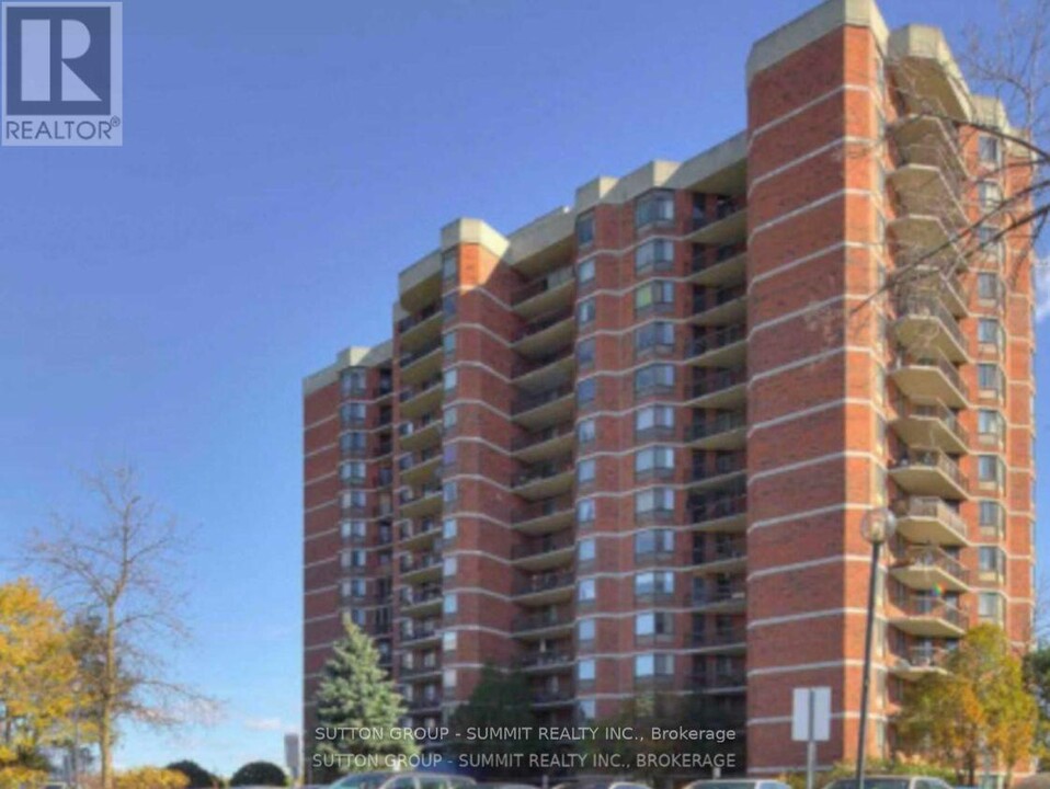 238-238 Albion Rd in Toronto, ON - Building Photo