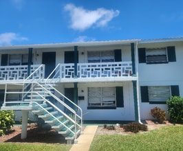 1750 S Palmetto Ave in South Daytona, FL - Foto de edificio - Building Photo