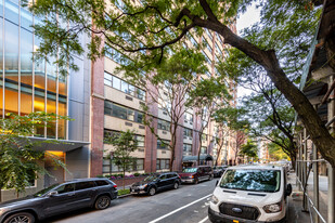 River East Plaza in New York, NY - Foto de edificio - Building Photo