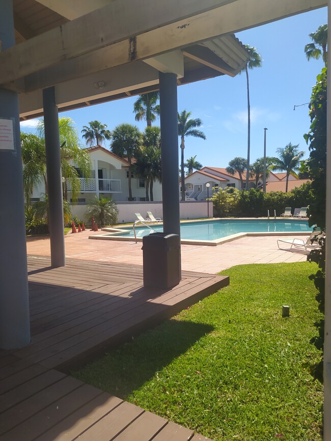 15350 SW 76th Ter in Miami, FL - Building Photo - Building Photo