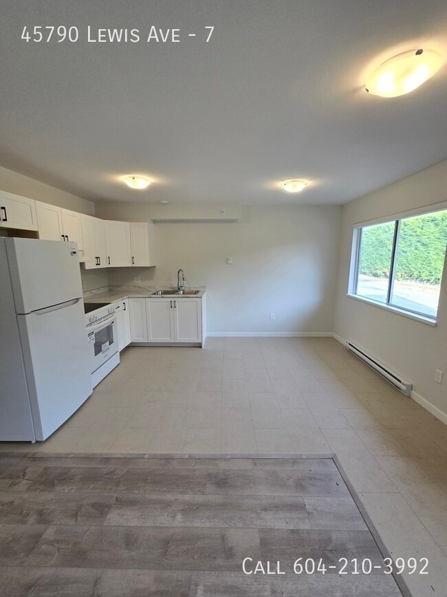 45790 Lewis Ave in Chilliwack, BC - Building Photo - Building Photo