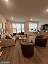 209 Market Square NW in Vienna, VA - Building Photo - Building Photo