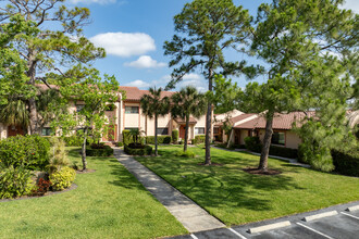 Timberwoods Condominiums in Seminole, FL - Building Photo - Building Photo