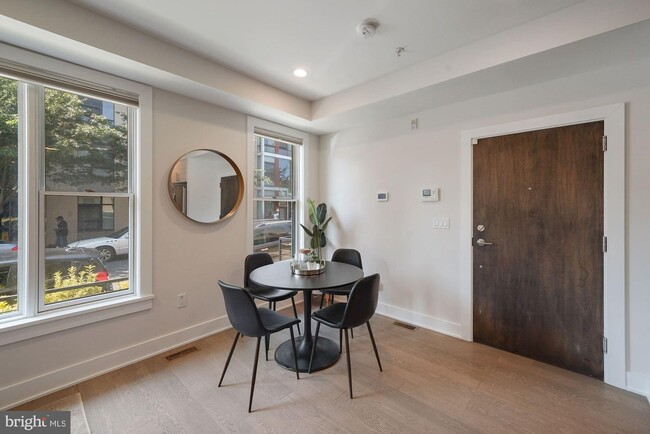 703 Newton Pl NW in Washington, DC - Building Photo - Building Photo