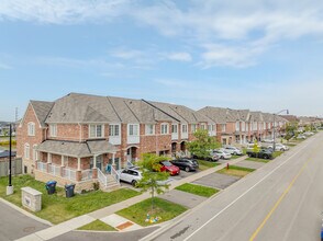 174 Sky Harbour Dr in Brampton, ON - Building Photo - Building Photo