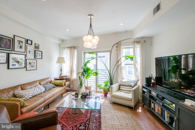property at 1834 Poplar St