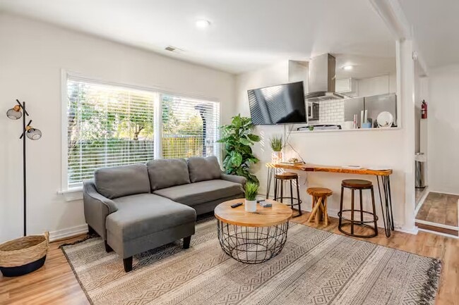 3718 Live Oak St in Columbia, SC - Building Photo - Building Photo