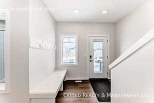 316 Hawthorn Way in Leduc, AB - Building Photo