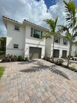 6737 Broadwater Ln in Greenacres, FL - Building Photo