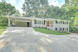 3558 Pine Needle Dr SW in Marietta, GA - Building Photo
