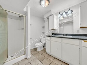 602 SW Lea Dr in Lee's Summit, MO - Building Photo - Building Photo