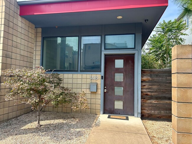 property at 1418 S Quincy Ave