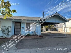 33 S Garfield St in Lodi, CA - Building Photo