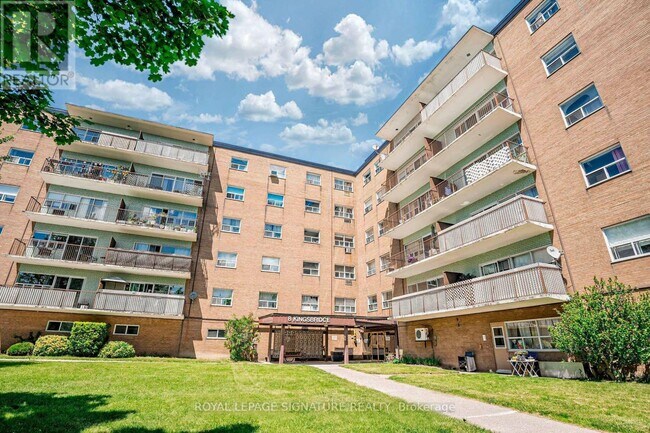 property at 8-108 Kingsbridge Ct