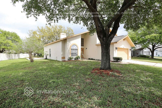 1202 Barmere Ln in Brandon, FL - Foto de edificio - Building Photo