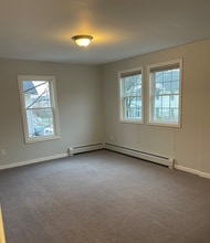 23 Griffing Ave, Unit Second Floor in Danbury, CT - Building Photo - Building Photo