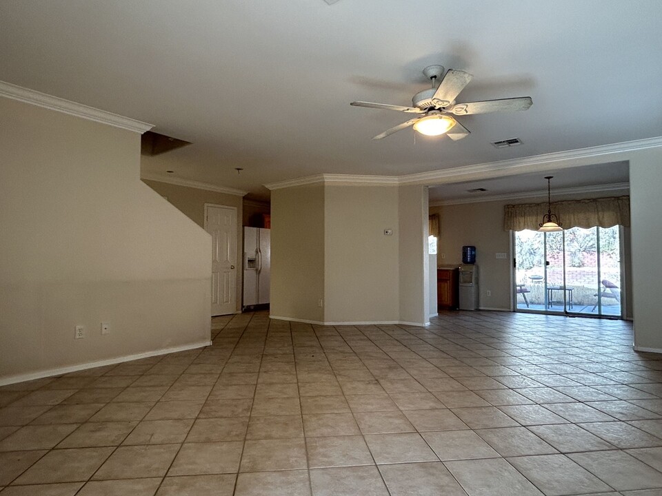 11022 Vasari Ct in Las Vegas, NV - Building Photo