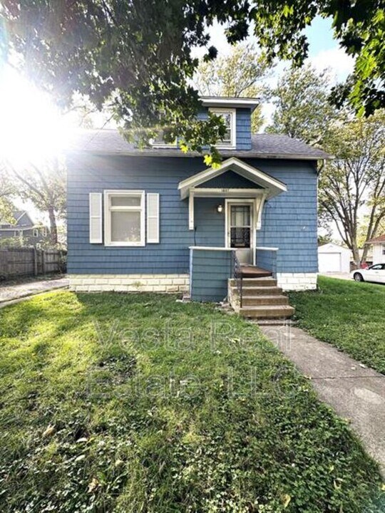 1407 S Madison St in Normal, IL - Building Photo