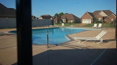 76 Copper Rdg Cv in Jackson, TN - Building Photo - Building Photo