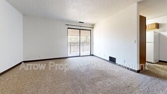 201 E Arbor Ave in Bismarck, ND - Building Photo