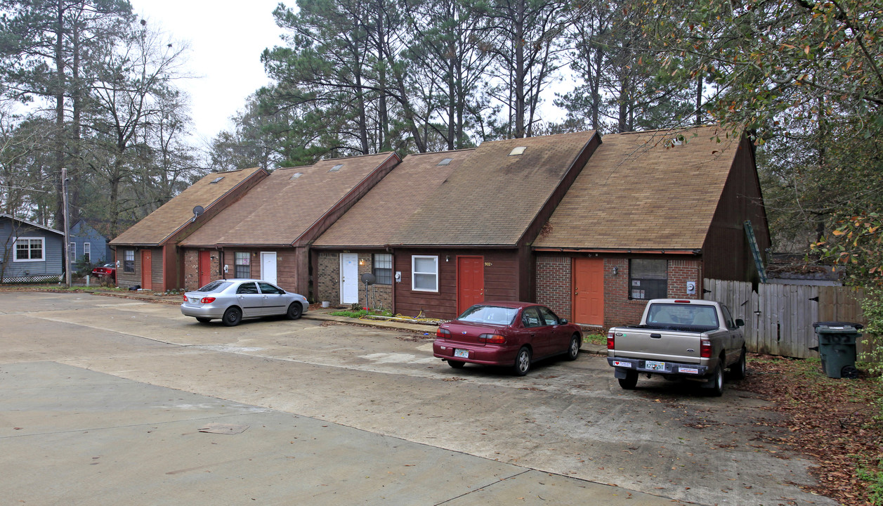 902 S Lipona Rd in Tallahassee, FL - Building Photo