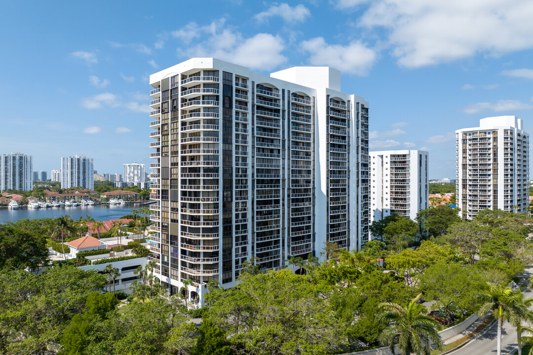 Harborside at The Waterways in Aventura, FL - Building Photo