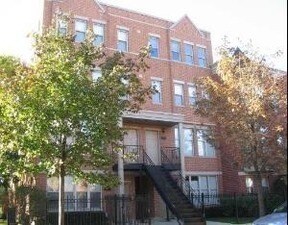 717 W Evergreen Ave in Chicago, IL - Building Photo