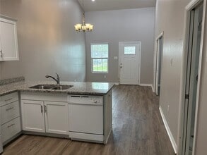 16839 Balmoral St in Montgomery, TX - Building Photo - Building Photo