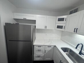 211 E Ohio St, Unit 1003 in Chicago, IL - Foto de edificio - Building Photo