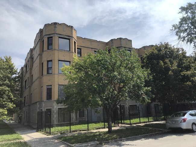 8201 S Ada St in Chicago, IL - Building Photo - Primary Photo