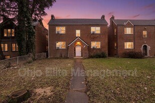 987 Lilley Ave in Columbus, OH - Building Photo