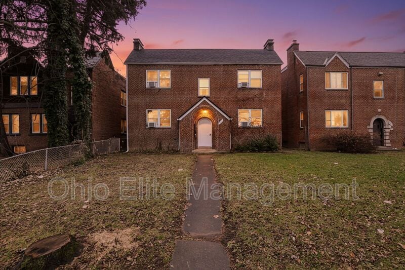 987 Lilley Ave in Columbus, OH - Building Photo