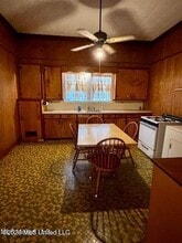 156 W Enterprise St in Brookhaven, MS - Foto de edificio - Building Photo