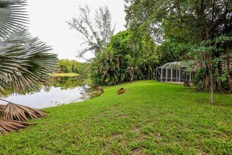 5317 NW 67th Ave in Lauderhill, FL - Building Photo - Building Photo