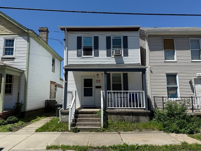 property at 429 N 4th St