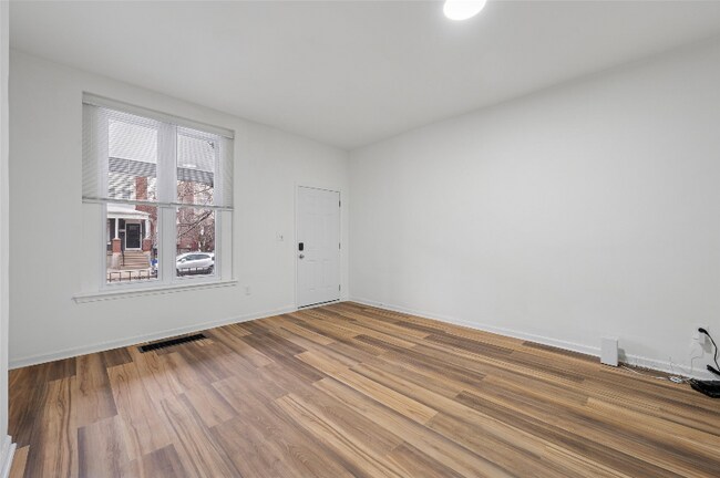 5628 W Girard Ave in Philadelphia, PA - Building Photo - Building Photo