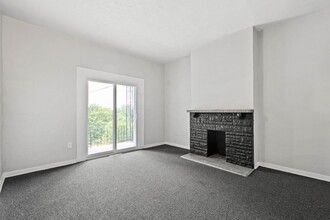 2338 Maple Ave-Unit -2338 Maple Avenue - Unit #1 in Pittsburgh, PA - Building Photo - Building Photo