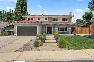 3661 Slopeview Dr in San Jose, CA - Building Photo - Building Photo