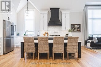 110 Millpond Rd in Niagara-On-The-Lake, ON - Building Photo - Building Photo