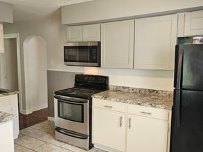 25 N Marguerite Ave in Ferguson, MO - Foto de edificio - Building Photo