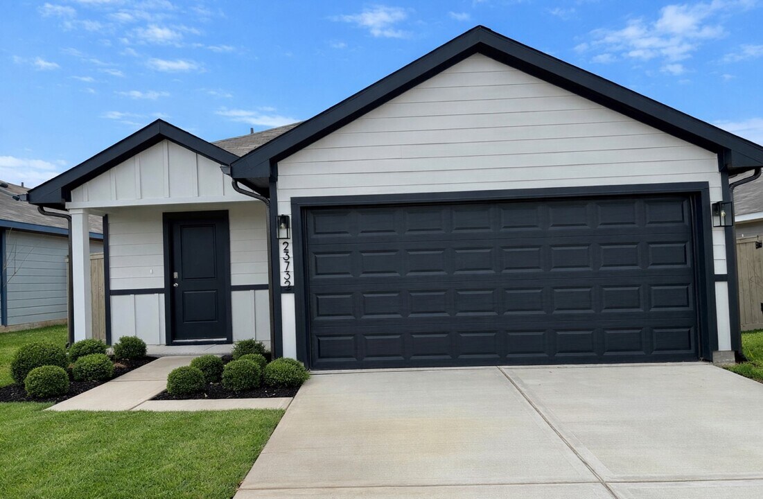 23732 Patchouli Ter Dr in Splendora, TX - Building Photo