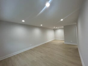 696 Elm Pl, Unit 3 in Highland Park, IL - Building Photo - Building Photo