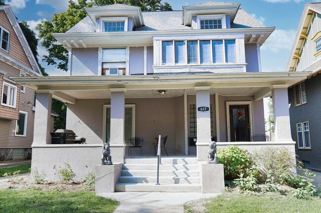 property at 617 Prospect Ave SE