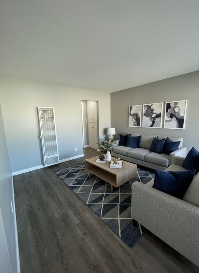 BF6206 in Bellflower, CA - Foto de edificio - Building Photo