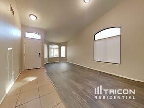 7906 S 46th Ln in Phoenix, AZ - Building Photo - Building Photo