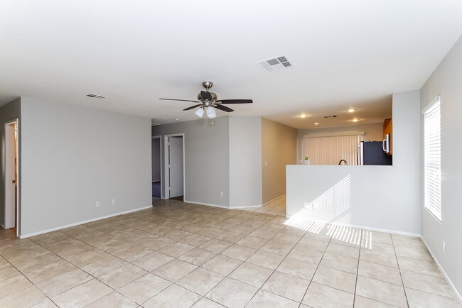 1024 Sky Forest Dr in Henderson, NV - Foto de edificio - Building Photo