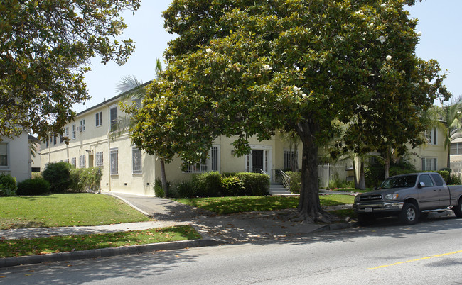 427-437 N Van Ness Ave in Los Angeles, CA - Building Photo - Building Photo