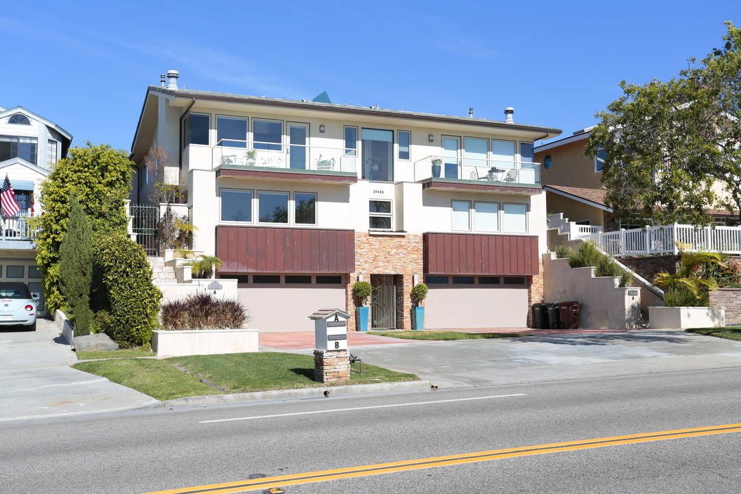 34586 Camino Capistrano in Dana Point, CA - Foto de edificio