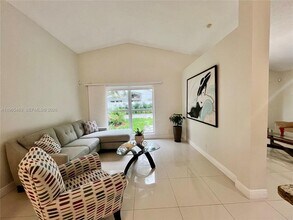 13244 NW 12th St in Pembroke Pines, FL - Building Photo - Building Photo