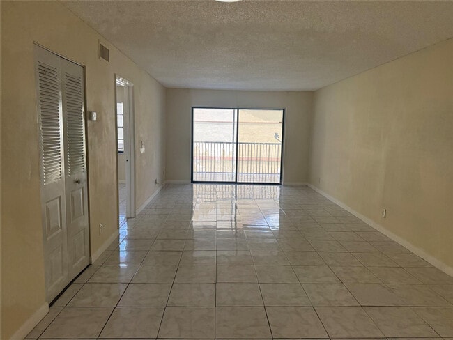 3512 NW 114th Ln in Coral Springs, FL - Building Photo - Building Photo